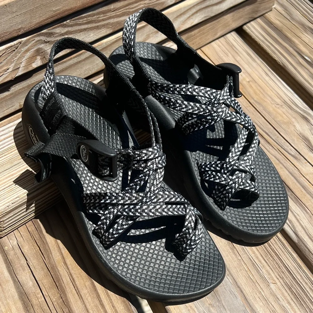 - Chaco Zx2 Classic Double Strap Toe Sandals SZ 6! LIKE NEW!